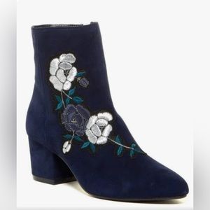 Steven
Steven by Steve Madden Womens 'Brooker' Floral Ankle Boots